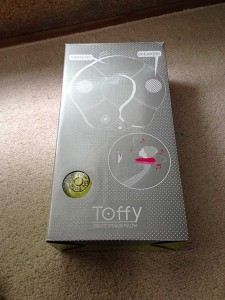 Toffy バイブレートスピーカーピロー（TVS-001）商品パッケージ